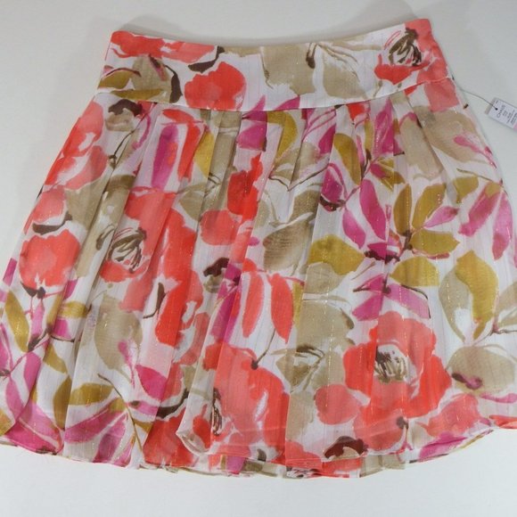 Chaus Dresses & Skirts - NWT CHAUS SAFARI SKIRT SIZE 10